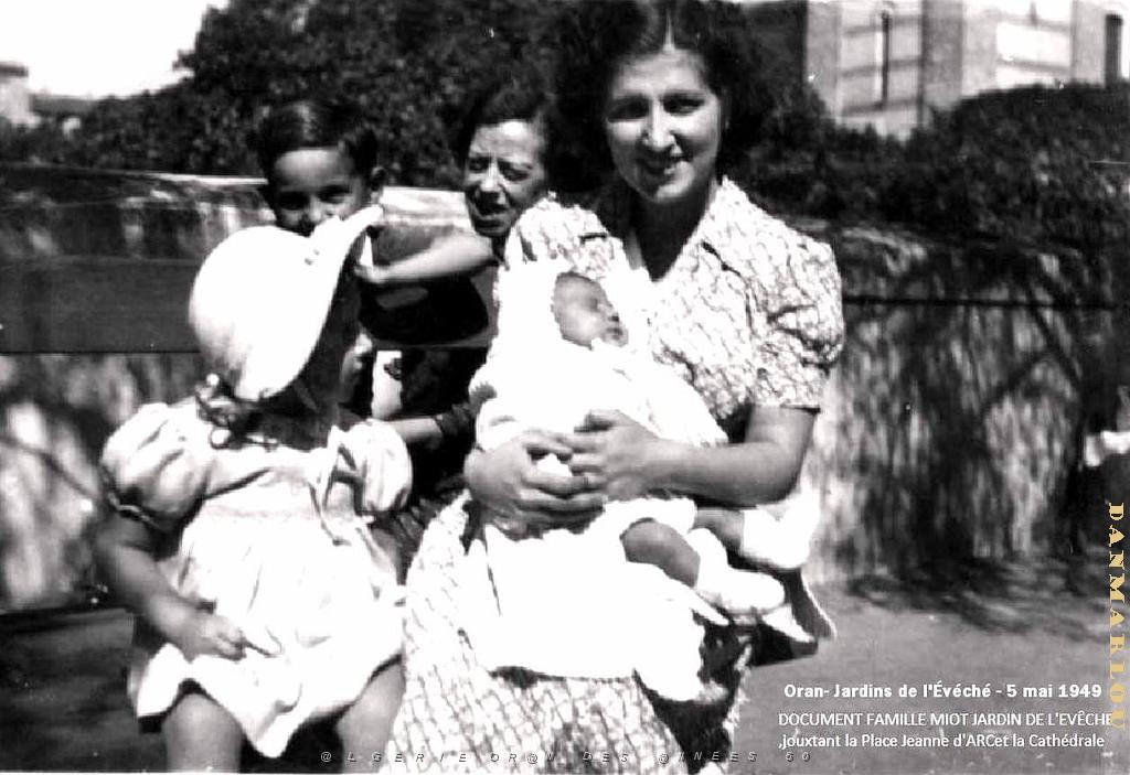 1949 05 05 JARDIN DE L EVECHE.JPG